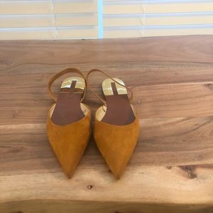 Zara pointy flats 💜